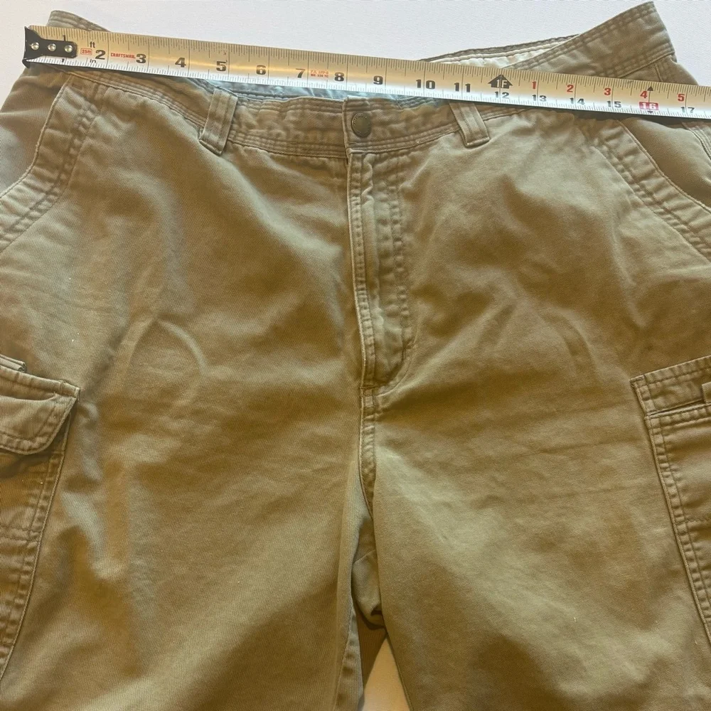 COLUMBIA Men’s Khaki Summer Cargo Shorts with lots of Pockets Size 36 Dad Shorts